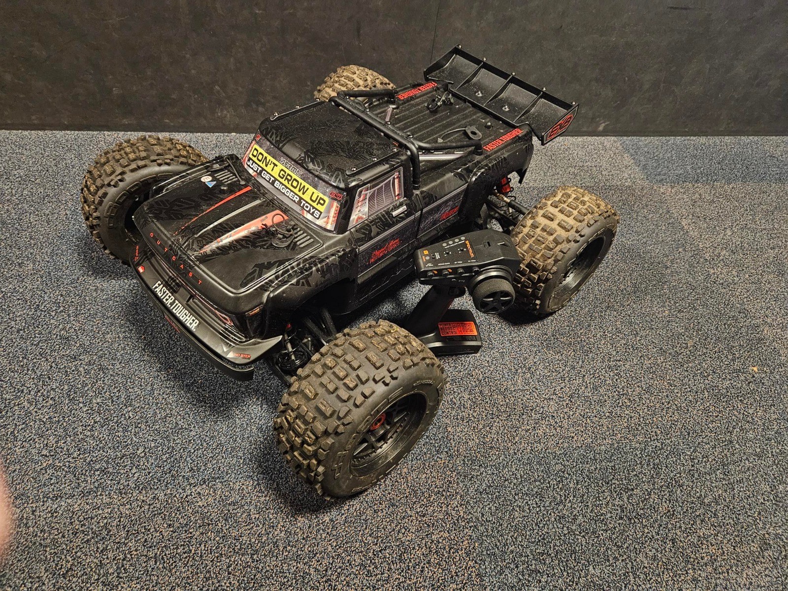 Tweedehands Arrma 1/5 Outcast 4x4 8S BLX EXB Brushless RTR - Zwart 62702